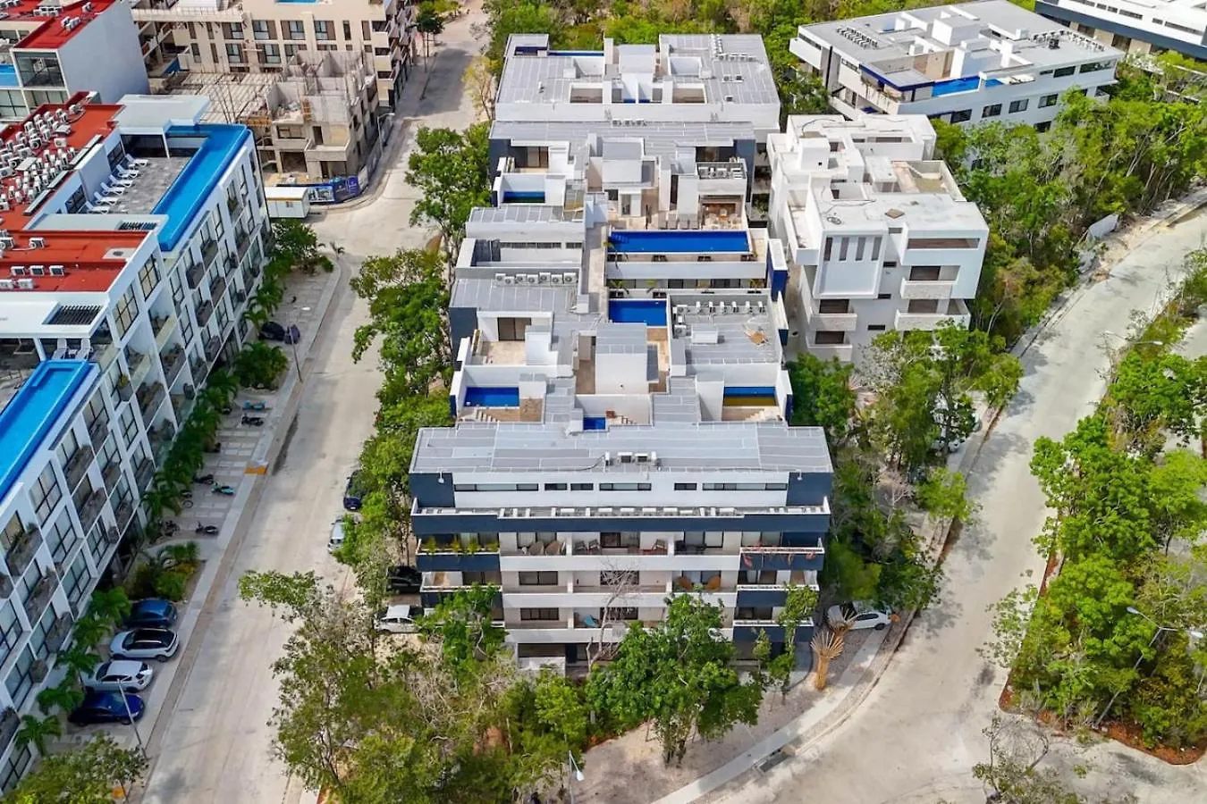 펜션 King Suite With Private Balcony, Gym, Rooftop Pool 툴룸
